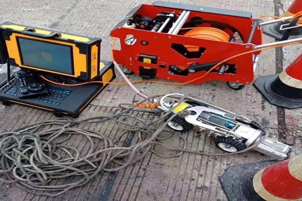 翠峦CCTV管道检测机器人