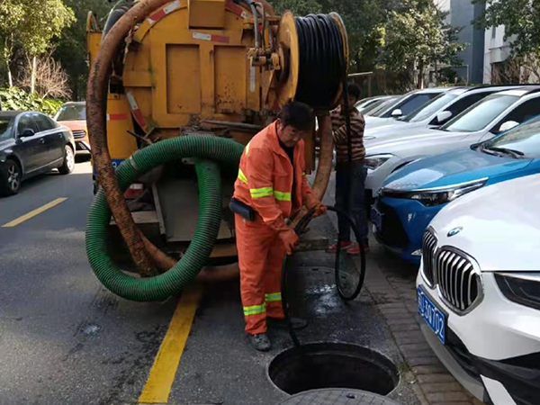 翠峦排污管道清淤